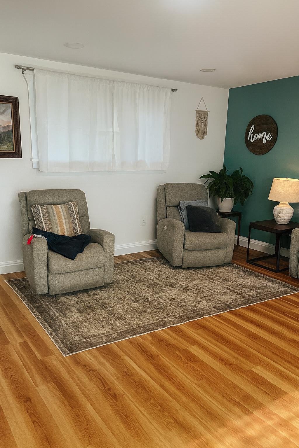 Sitting area with two recliners